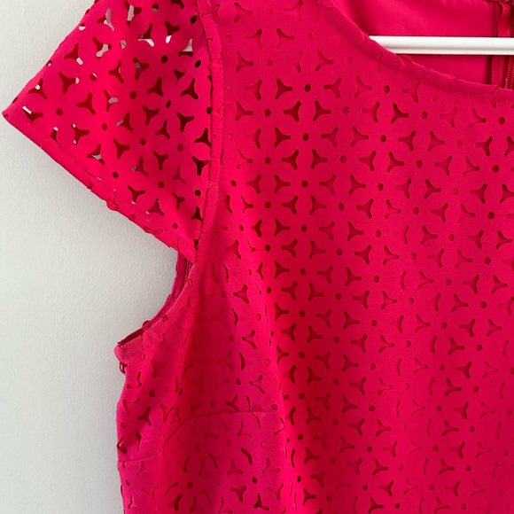 Hot pink dress - Picture 2 of 3